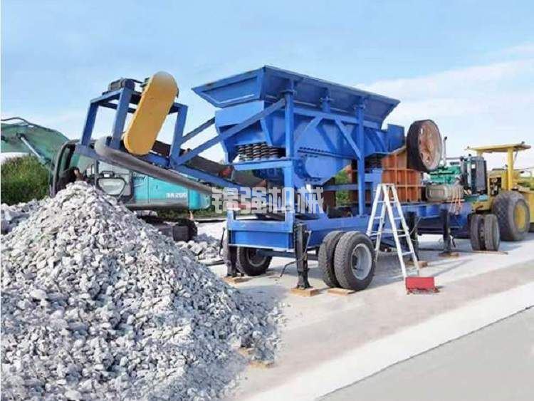 投資這樣的移動式建筑垃圾破碎機多少錢一臺?(圖2) 投資這樣的移動式建筑垃圾破碎機多少錢一臺?(圖2)